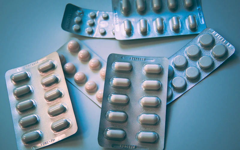 Blister packs of tablets and capsules